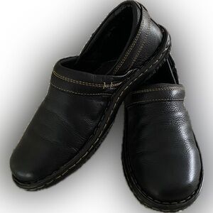 Born Women’s Slip On Shoe 9.5 Wide